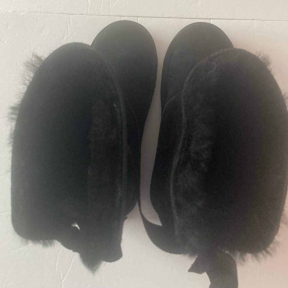UGG SZ 7 Women's Black Suede Winter Boots faux fur lining and Bow detail - Picture 5 of 9